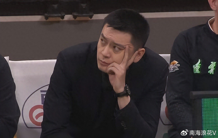 唉！裁10分外援，签7分水货，错误决定致两连败，41岁少帅欲哭无泪|布朗|杨鸣|威尔斯|辽宁队|广东队_新浪体育_新浪新闻